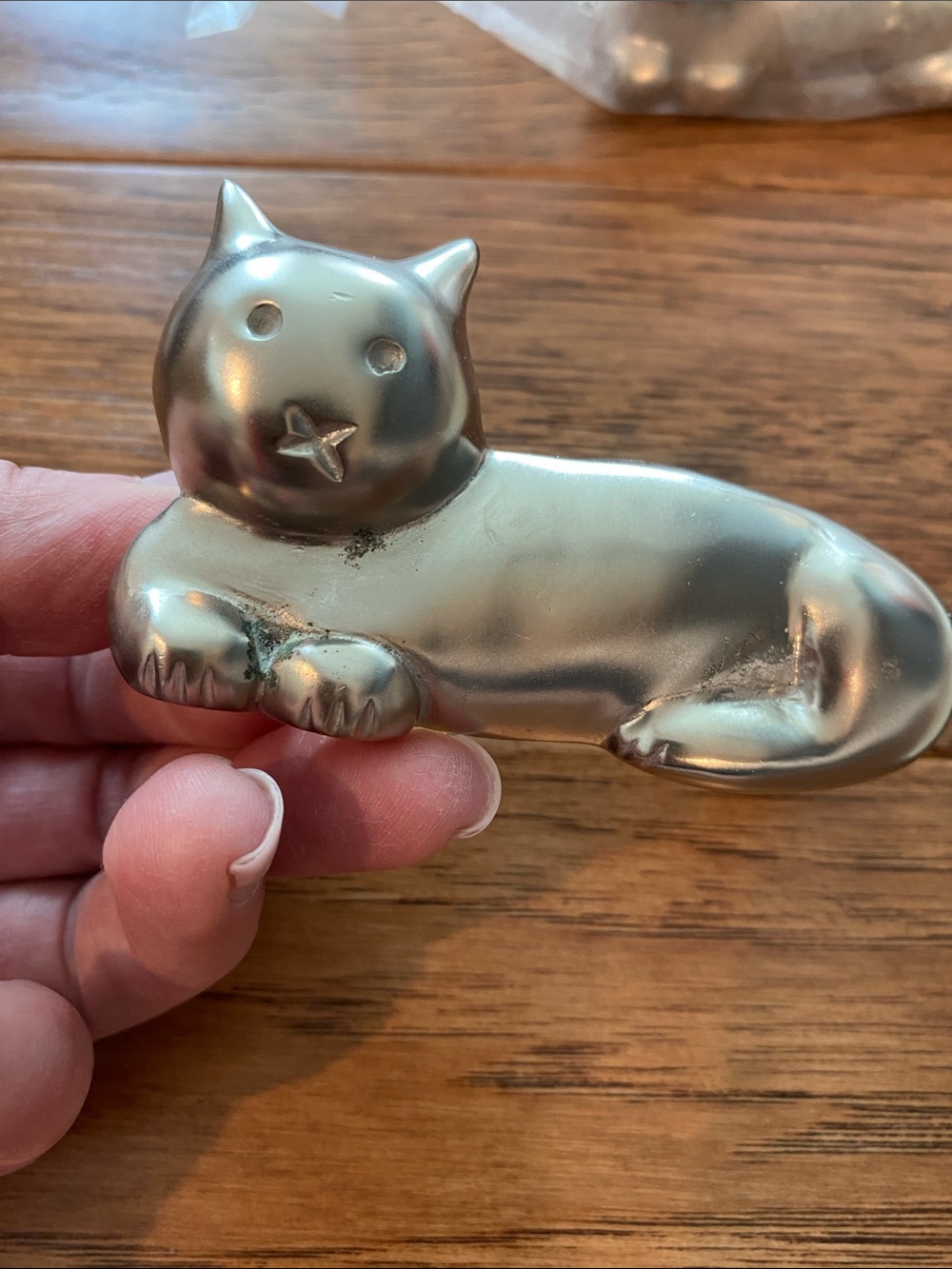 Tag Silver Cat Drawer Pulls - Brushed Silver Finish. Set of 6